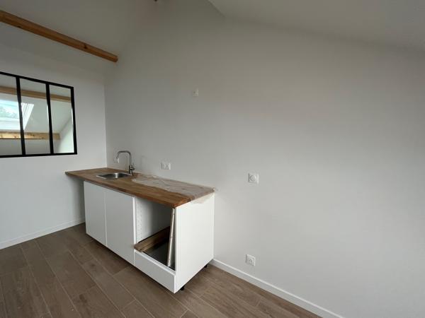 Appartement
                                                                                                                                                                                                                                                                                                                        2 pièce(s)                                                                                                                                                                                                          1 chambre(s)                                                                                                                                                                                                          24.27  m²