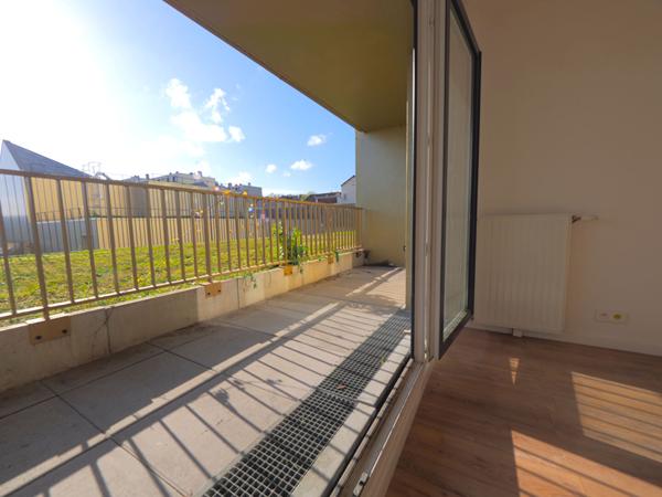 Appartement 3 pièces avec terrasse ? Au coeur de la vie romainvilloise (ZAC de l'Horloge)