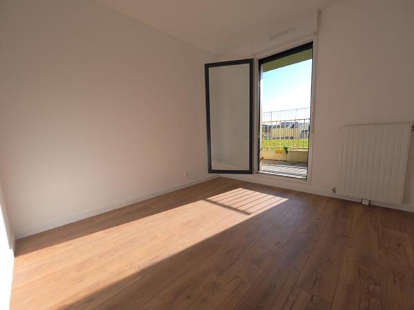 Appartement 3 pièces avec terrasse ? Au coeur de la vie romainvilloise (ZAC de l'Horloge)