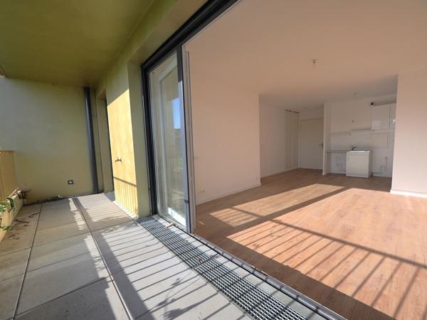 Appartement 3 pièces avec terrasse ? Au coeur de la vie romainvilloise (ZAC de l'Horloge)
