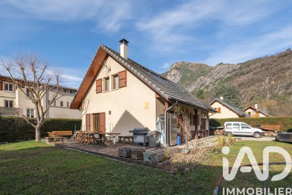 Maison à vendre 7 pièces 115 m² Le Bourg-d'Oisans