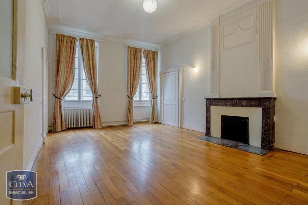 Vente appartement 7 pièces de 219.66m²
