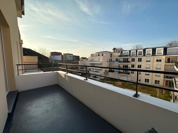 Corbeil-Essonnes (91100) Charmant T2 meublé avec extérieur et stationnement sécurisé