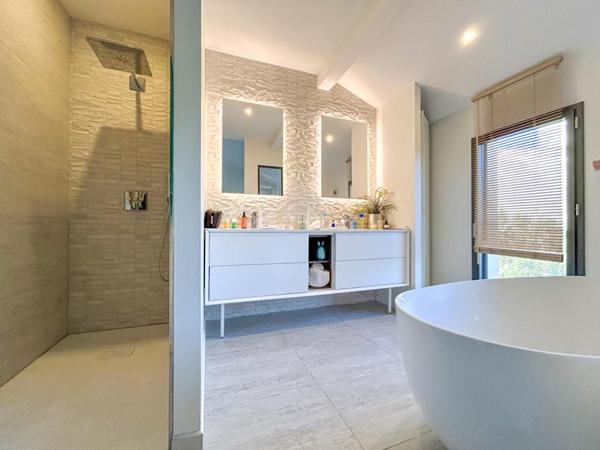 Vente Maison 170m2 BORDEAUX (33800)