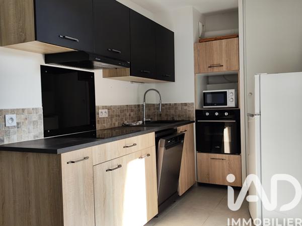 Location appartement 3 pièces 55 m² Hyères