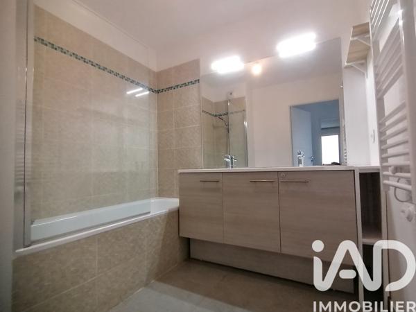 Location appartement 3 pièces 55 m² Hyères