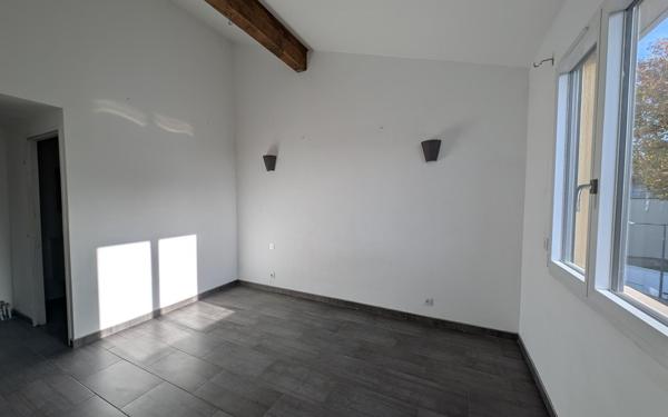 Appartement à vendre    3 pièces •  Mèze