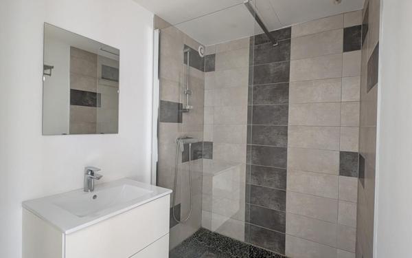 Appartement à vendre    3 pièces •  Mèze