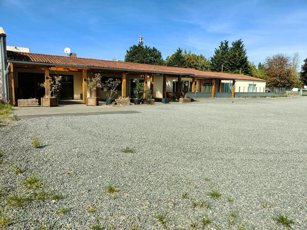 86130 DISSAY Local commercial Dissay 355 m2