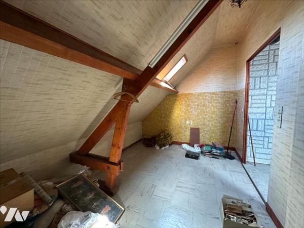 'INVESTISSEMENT LOCATIF 'Appartement T 4 d'une superficie de 81.22 m² (loi carrez) avec cave, grenie