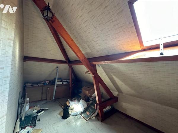 'INVESTISSEMENT LOCATIF 'Appartement T 4 d'une superficie de 81.22 m² (loi carrez) avec cave, grenie