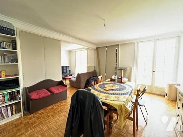 'INVESTISSEMENT LOCATIF 'Appartement T 4 d'une superficie de 81.22 m² (loi carrez) avec cave, grenie