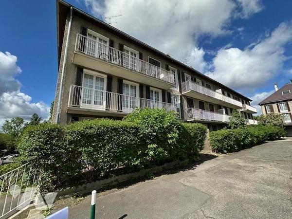 'INVESTISSEMENT LOCATIF 'Appartement T 4 d'une superficie de 81.22 m² (loi carrez) avec cave, grenie