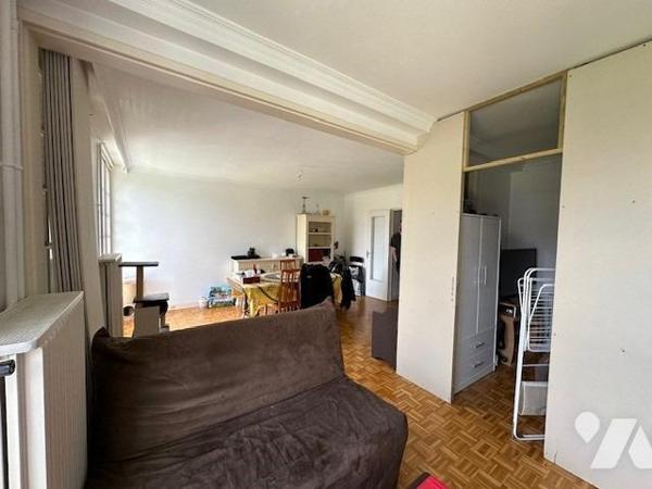 'INVESTISSEMENT LOCATIF 'Appartement T 4 d'une superficie de 81.22 m² (loi carrez) avec cave, grenie