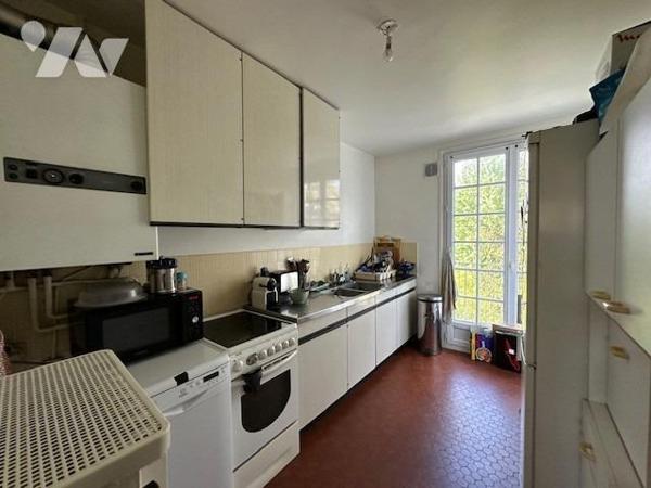 'INVESTISSEMENT LOCATIF 'Appartement T 4 d'une superficie de 81.22 m² (loi carrez) avec cave, grenie