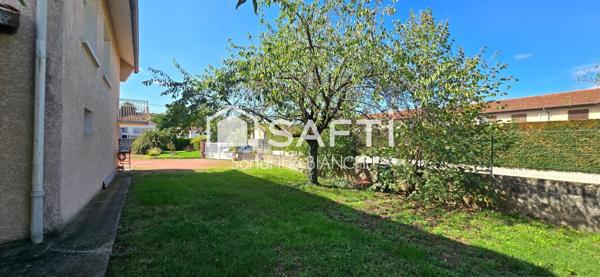 Maison avec sous sol hors sol sur 749 m² de terrain