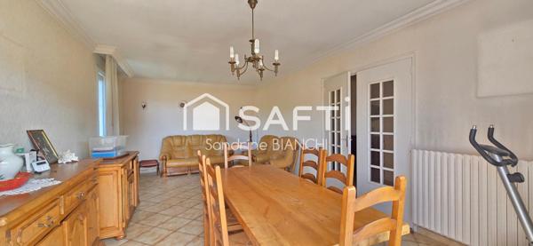 Maison avec sous sol hors sol sur 749 m² de terrain