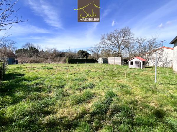 Bon placement locatif ! Maison restaurée avec garage, cour et jardin. Bail en cours : Idéal investisseur!!