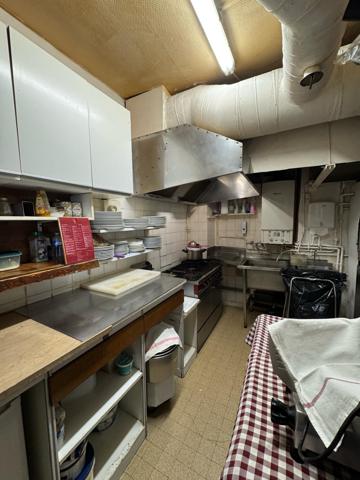 Local commercial - 42.3m2 - Restaurant / Pizzeria