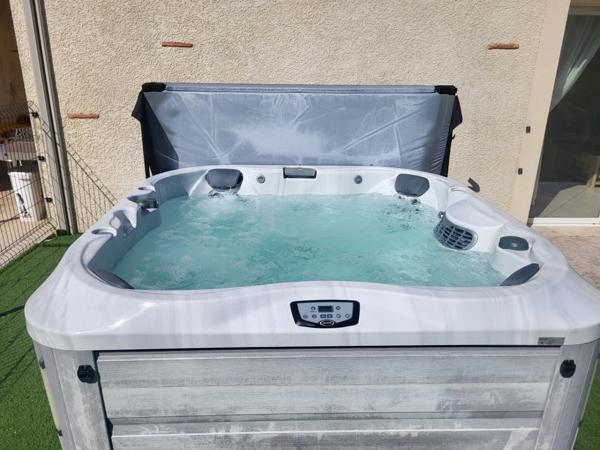 villa plain-pied 205 m², 5 chambres , espace indépendant , 1h de Bordeaux, 3h de Paris