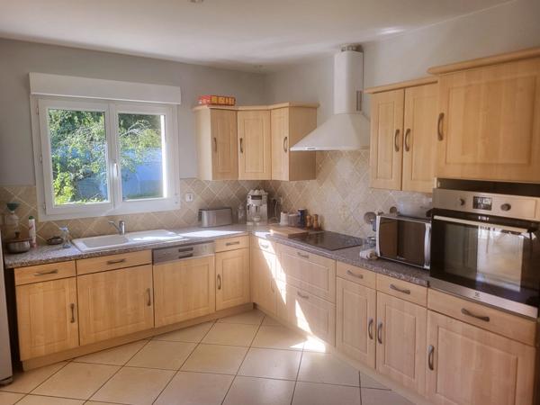 villa plain-pied 205 m², 5 chambres , espace indépendant , 1h de Bordeaux, 3h de Paris