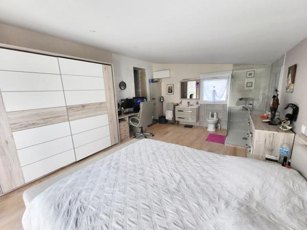 villa plain-pied 205 m², 5 chambres , espace indépendant , 1h de Bordeaux, 3h de Paris