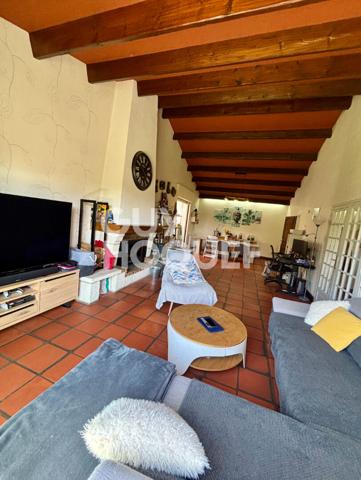 À saisir à MARANS - Spacieuse maison familiale avec sous-sol aménageable et grand terrain