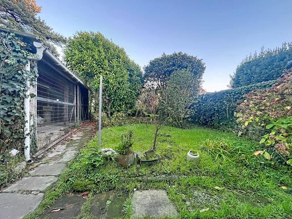 Maison à rénover Quartier Saint-Anne, beau jardin, avec garage