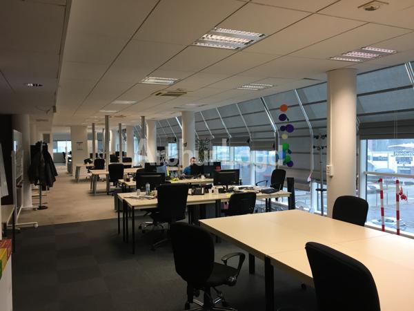 Bureaux à louer dans un immeuble de prestige au coeur d'Heron Parc - Métro et services à proximité