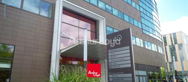 Bureaux à louer dans un immeuble de prestige au coeur d'Heron Parc - Métro et services à proximité