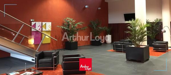 Bureaux à louer dans un immeuble de prestige au coeur d'Heron Parc - Métro et services à proximité