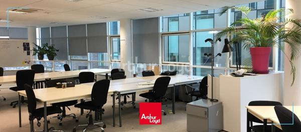 Bureaux à louer dans un immeuble de prestige au coeur d'Heron Parc - Métro et services à proximité
