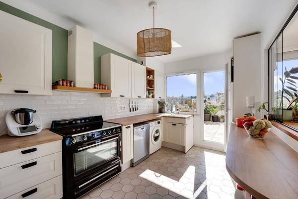 VIROFLAY Centre - Appartement 6 pièces avec superbe terrasse - Rare €795 000 ** - Référence 628-CM
