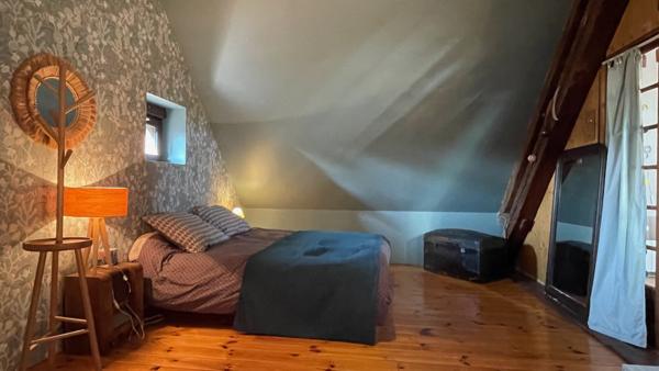 Maison
                                                                                                                                                                                                                                                                                                                        9 pièce(s)                                                                                                                                                                                                          4 chambre(s)                                                                                                                                                                                                          205  m²