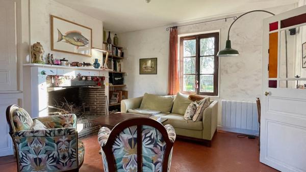 Maison
                                                                                                                                                                                                                                                                                                                        9 pièce(s)                                                                                                                                                                                                          4 chambre(s)                                                                                                                                                                                                          205  m²