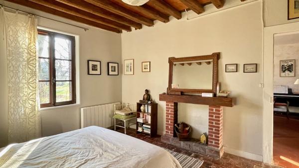 Maison
                                                                                                                                                                                                                                                                                                                        9 pièce(s)                                                                                                                                                                                                          4 chambre(s)                                                                                                                                                                                                          205  m²
