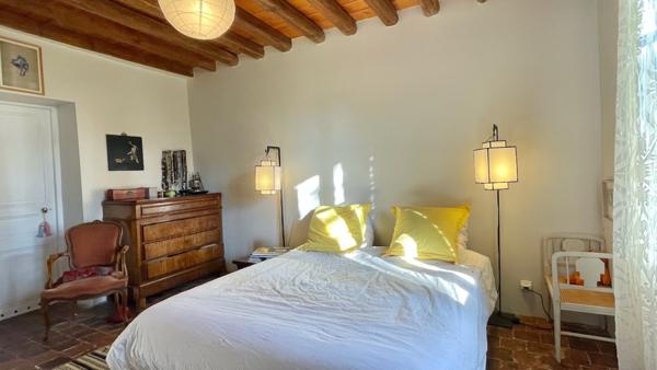 Maison
                                                                                                                                                                                                                                                                                                                        9 pièce(s)                                                                                                                                                                                                          4 chambre(s)                                                                                                                                                                                                          205  m²
