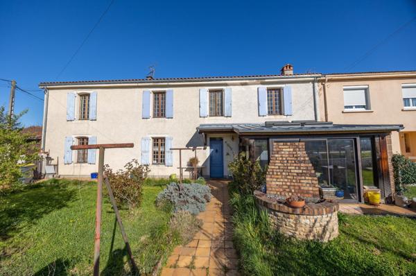 Un lieu de vie unique où le charme de l’ancien rencontre l’authenticité d’un habitat hors du commun !