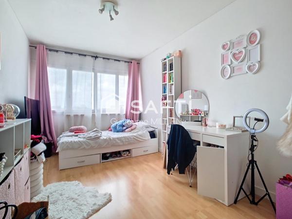 Métro Mairie de Mons - Appt T4 de 87m²