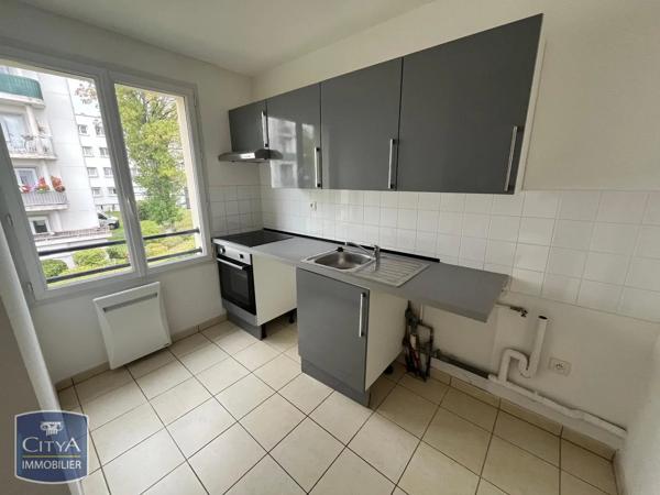 Appartement à louer 4 pièces 82.85m² Maubeuge (59600)