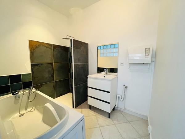 A LOUER APPARTEMENT EN RDC  PROCHE CENTRE VILLE DE ST QUENTIN 02100
