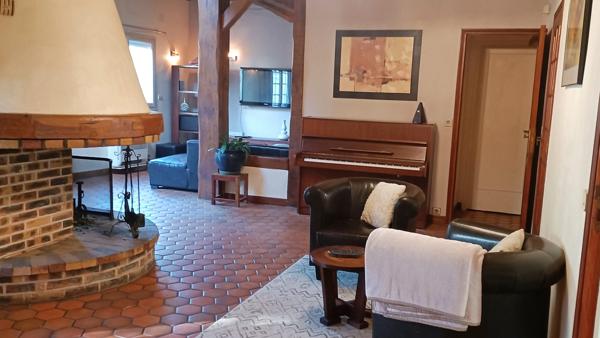 À vendre - Maison traditionnelle, 7 pièces située à Maisons-Alfort (94700)