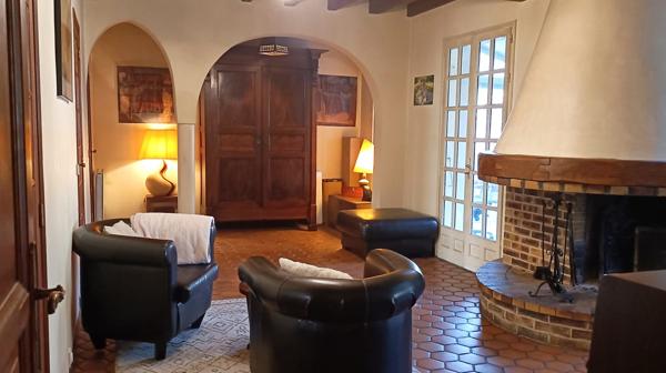 À vendre - Maison traditionnelle, 7 pièces située à Maisons-Alfort (94700)