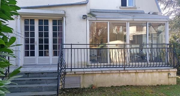 À vendre - Maison traditionnelle, 7 pièces située à Maisons-Alfort (94700)