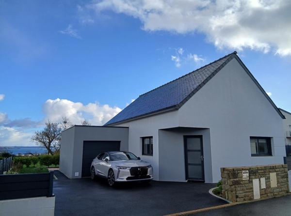 PLOUGONVELIN- Maison PLAIN-PIED