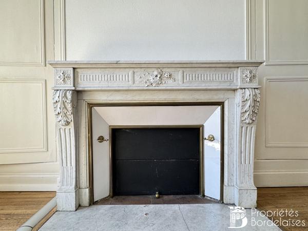 Magnifique Appartement bourgeois T6 avec balcon Bordeaux Saint Genès
