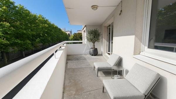 Appartement F5 au 1er étage 4 chambres 2 parkings