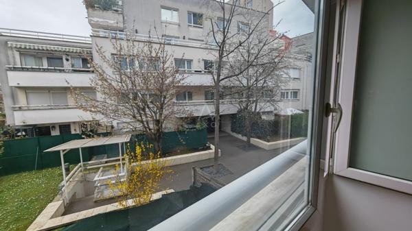 Appartement F5 au 1er étage 4 chambres 2 parkings