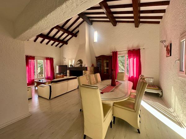 Villa spacieuse à vendre à Saint-Raphaël