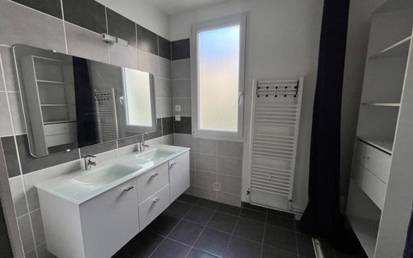 Appartement à louer    3 pièces •  Niort